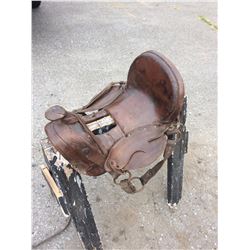 ANTIQUE SHOW RIDING SADDLE