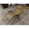 Image 1 : GRAVITY CHAIR WITH DRINK TRAY