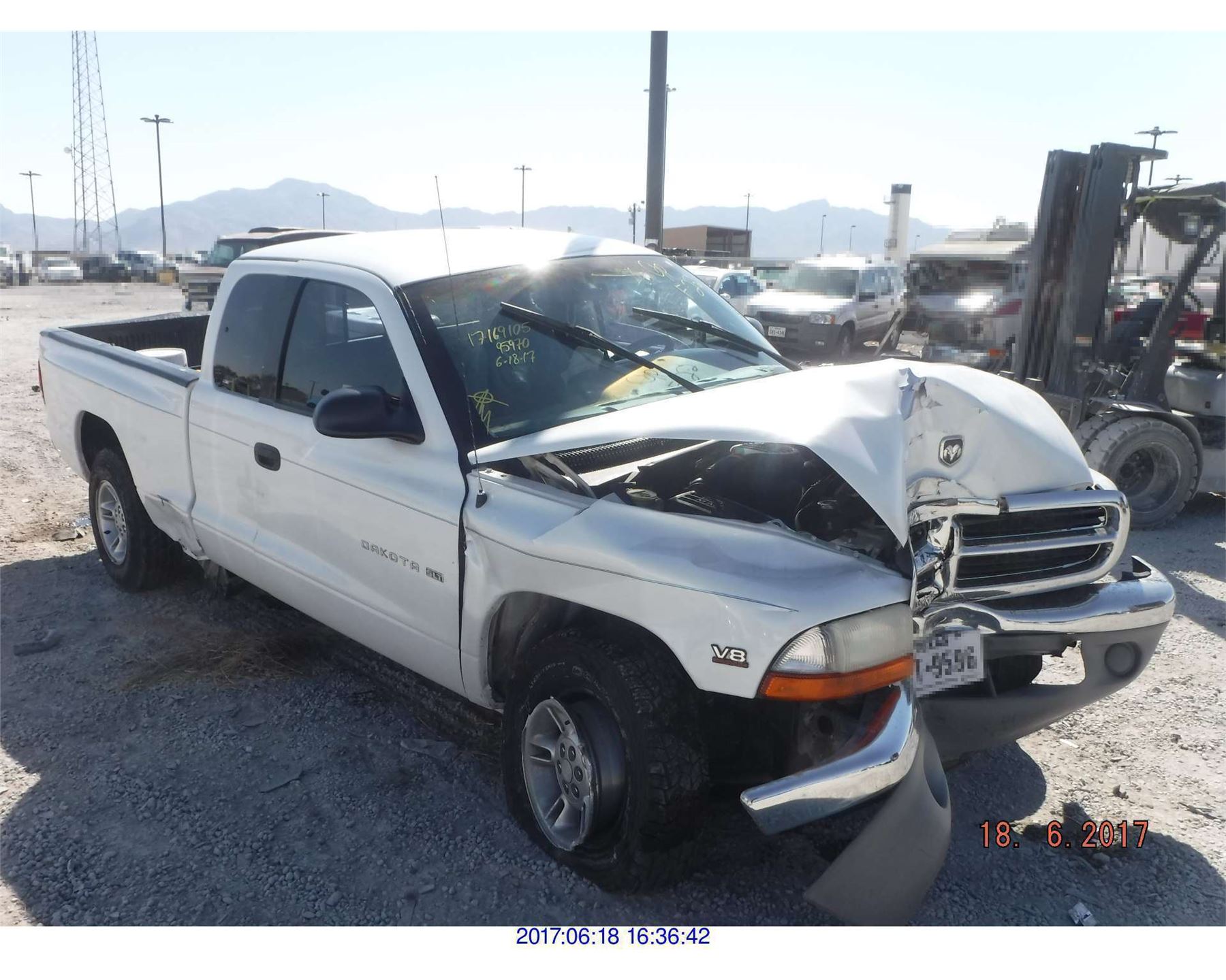 1999 DODGE DAKOTA // SALVAGE