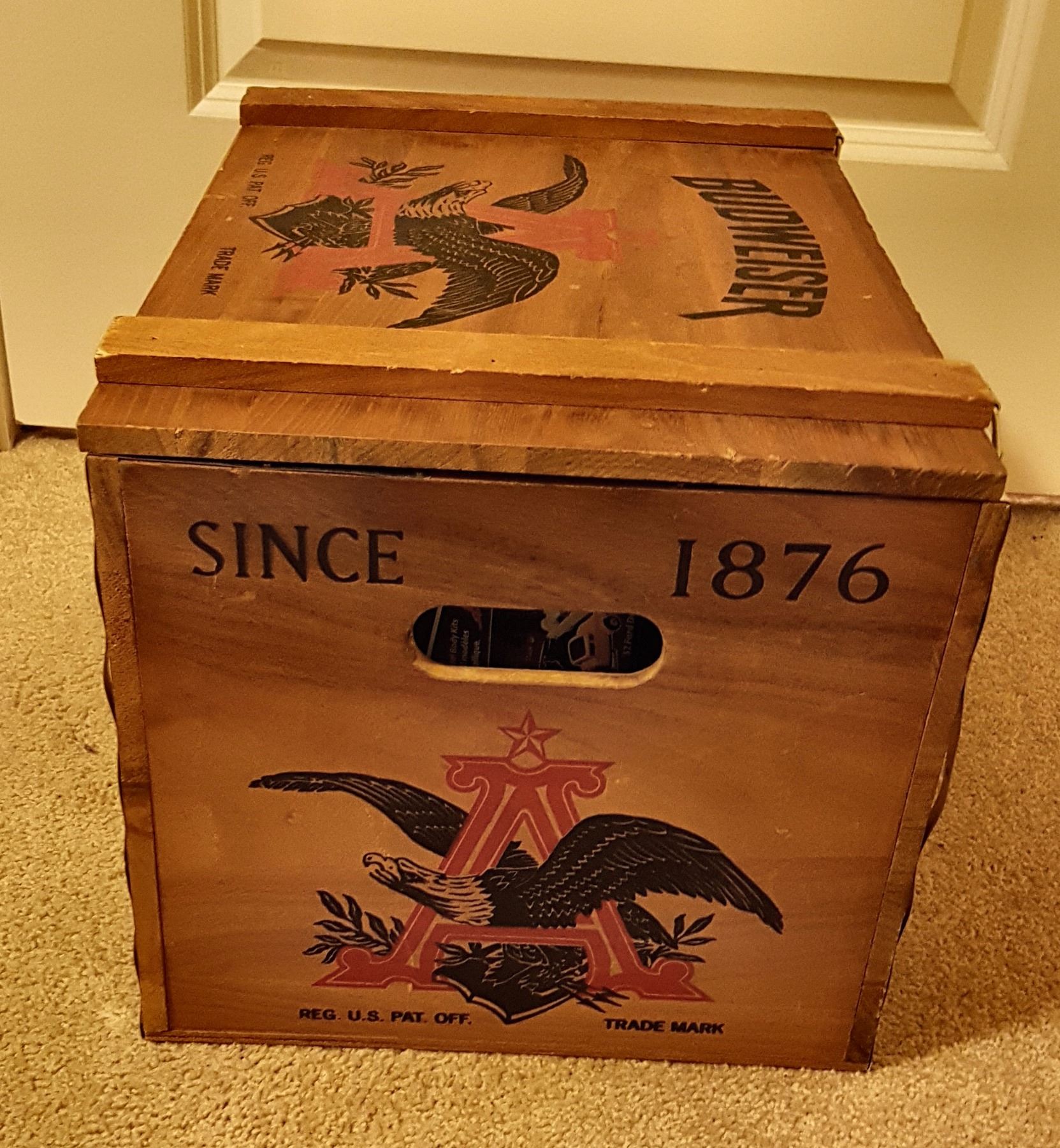 WOODEN BUDWEISER BEER CRATE W/HINGED LID