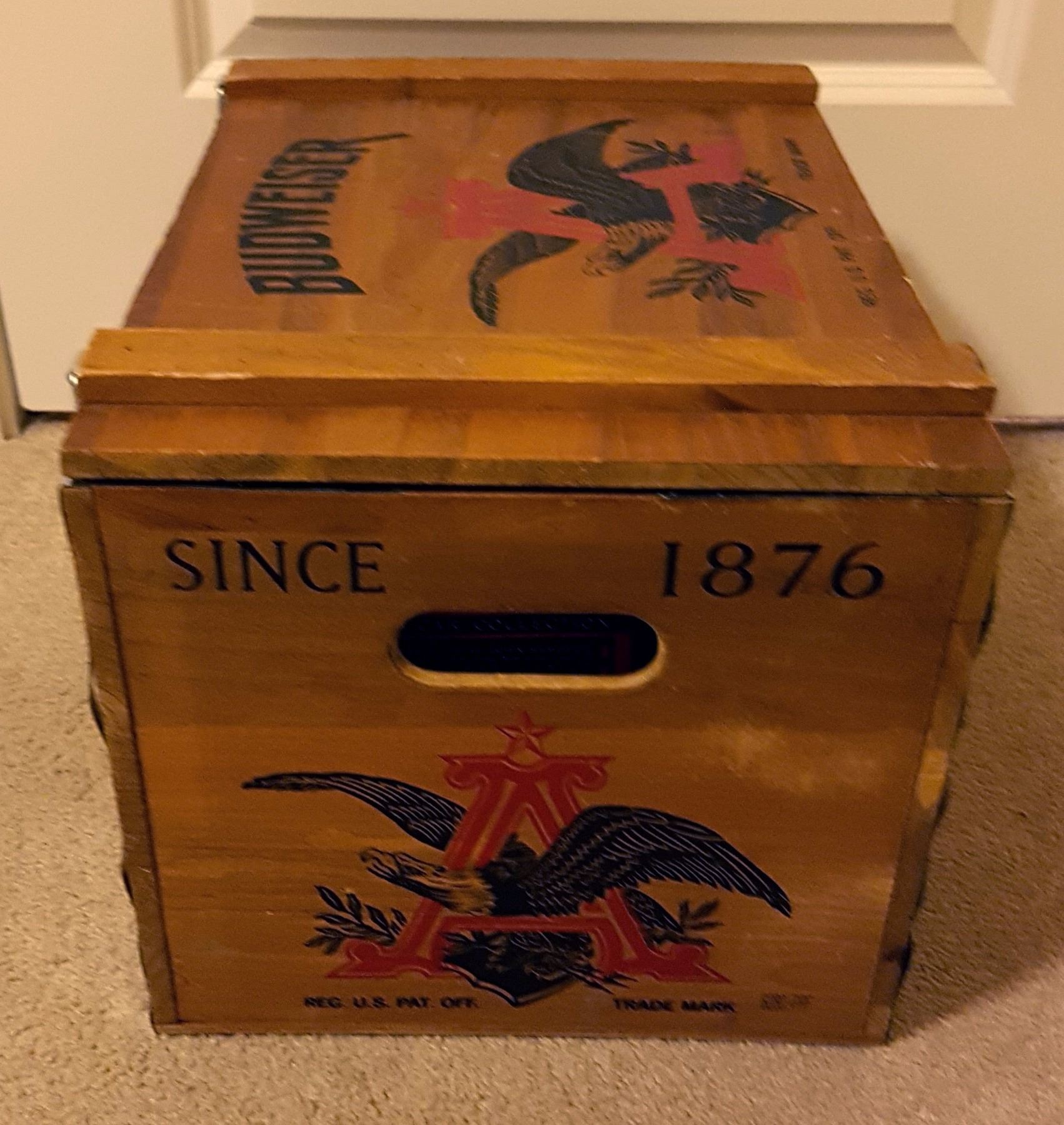WOODEN BUDWEISER BEER CRATE W/HINGED LID