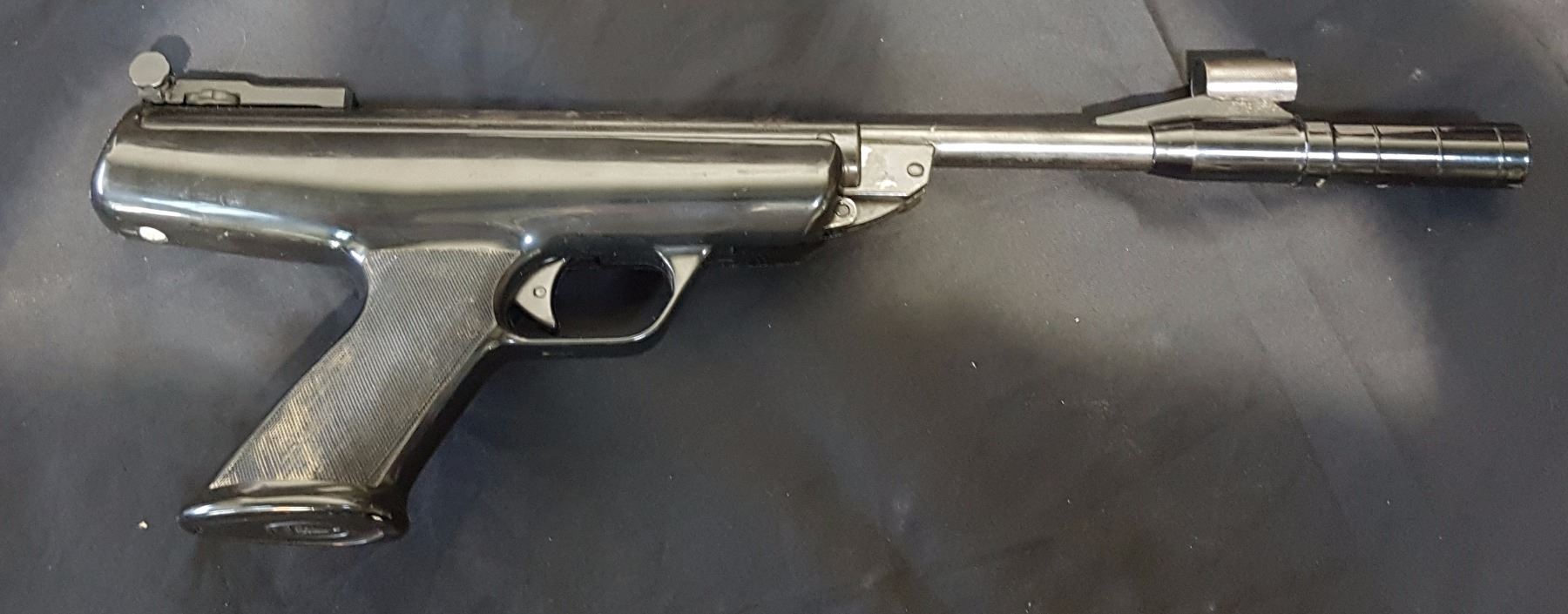 BSA SCORPION 177CAL SPRING LOADED TARGET PELLET PISTOL