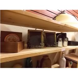 SHELF OF COLLECTALBES