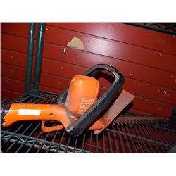 ELECTRIC HEDGE TRIMMER - 16'