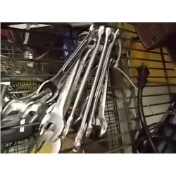 BUNDLE OF WRENCHES