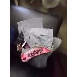 LADIES JEANS - NEW - 2 PR TTL