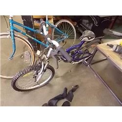 BIKE - CHILD'S SPORTEX 5 SPEED BIKE - BLUE/SILVER