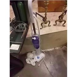 HARDWOOD FLOOR STEAMER