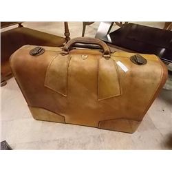 VINTAGE LEATHER SUIT CASE