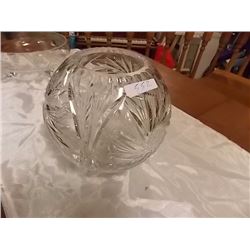 PIN WHEEL CRYSTAL BOWL WITH LID