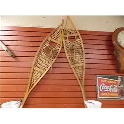 SNOW SHOES - EXCELLENT CONDITION