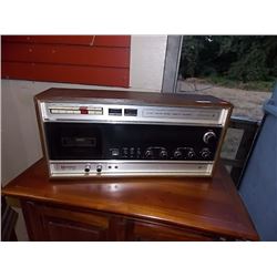 RETRO HITACHI AMBIOPHONIC RADIO - LIGHT UP