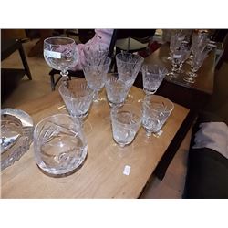 ASSORTED PIN WHEEL CRYSTAL WINE GLASSES - 10 TTL