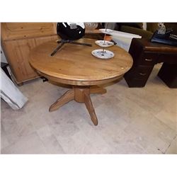 ROUND OAK TABLE  - 42" DIAMETER