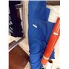 Image 1 : LARGE ROLL OF BLUE MATERIAL