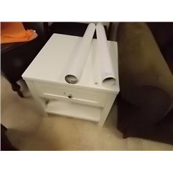 WHITE SIDE TABLE - 1 DRAWER