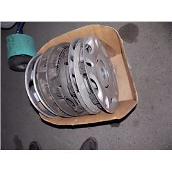 BOX OF HUB CAPS