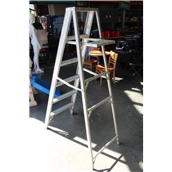 5 ALUMINUM A-FRAME LADDER