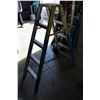 Image 2 : 5 ALUMINUM FALCON A-FRAME DOUBLE SIZE LADDER