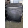 Image 2 : TWO ROLLING JBL PERFORMANCE SPEAKERS