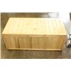Image 1 : LARGE PINE STORAGE TRUNK