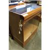 Image 3 : ILLUMINATED GLASS DISPLAY COUNTER