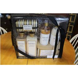 ELLEN TRACY GIFT BOX