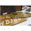 Image 3 : FOUR WOOD SIGNS