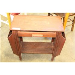VINTAGE MAGAZINE STAND