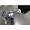 Image 3 : 2 HEATERS AND ZERO GRAVITY LUGGAGE
