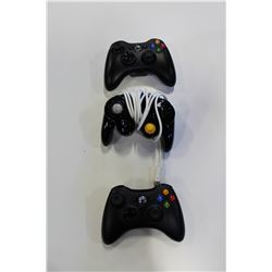 2 XBOX 360 CONTROLLERS AND GAMECUBE CONTROLLER