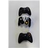 Image 1 : 2 XBOX 360 CONTROLLERS AND GAMECUBE CONTROLLER