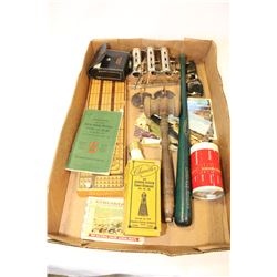 TRAY OF COLLECTIBLES