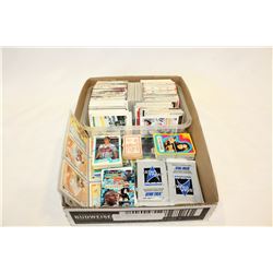 TRAY OF ASSORTED COLLECTOR CARDS