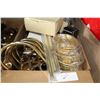 Image 2 : SHELF LOT OF NEW NOVELTY BRASSWARE