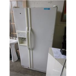 Kenmore White Fridge with Ice Maker