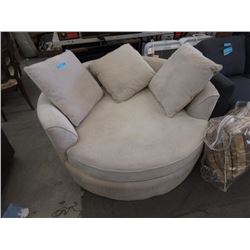 Round Loveseat