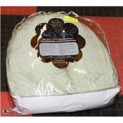 POSH 'N' PLUSH NURSING PILLOW