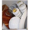 Image 1 : FLAT OF DECORATIVE HOUSEHOLD ITEMS