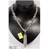 Image 1 : RHINESTONE BULLET PENDANT ON CHAIN