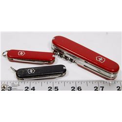 LOT OF THREE SWISS ARMY POCKET KNIVES
