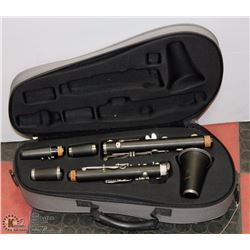 FIRST ACT CLARINET WITH CASE