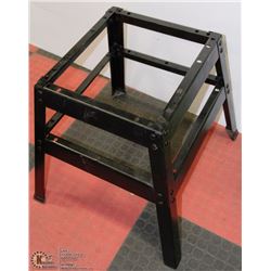 TABLE SAW STAND