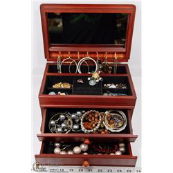 JEWELRY BOX WITH CONTENTS