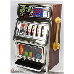 VINTAGE TABLETOP 'WACO' CASINO KING SLOT