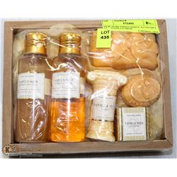 NEW 'PURE INDULGENCE' BATH GIFT SET-VANILLA MILK