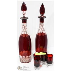 PAIR OF CRANBERRY DECANTERS & 4 GLASSES