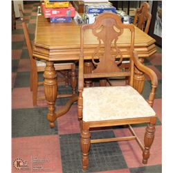 ANTIQUE WOOD CARVED TABLE WITH 4 CHAIRS MATCHES