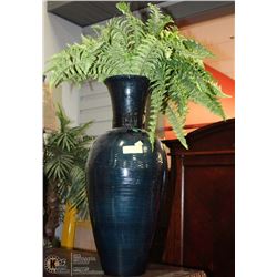 19)LARGE GREEN VASE WITH FERN