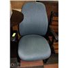 Image 1 : GREEN OFFICE CHAIR
